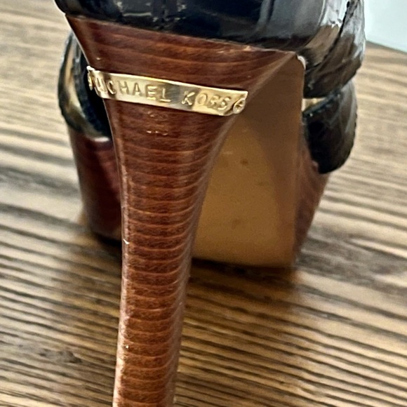 Pre-loved Michael Kors Caged Platform Heels 💃🏻 - Picture 6 of 10